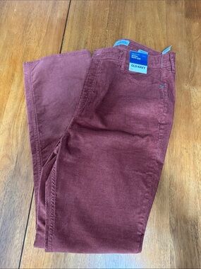 Old Navy NWT women’s boot cut, rust colored corduroy pants.